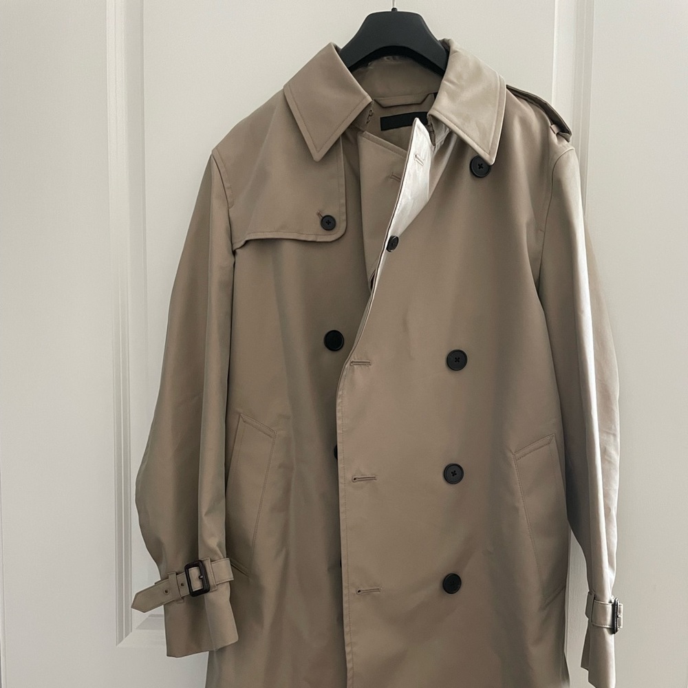 Unqilo trench coat